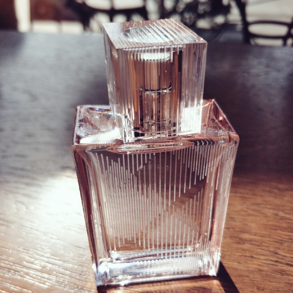 博柏利 红粉恋歌 burberry brit sheer, 2007 的香水细节图